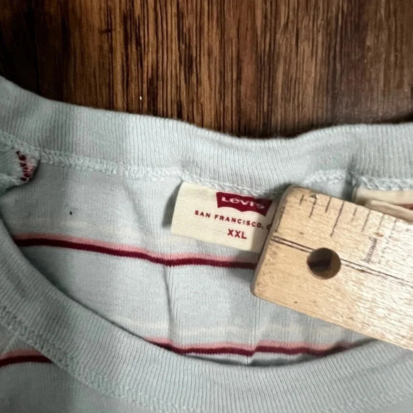 Vintage Levi’s cropped tee - Picture 7 of 8